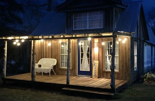 San Augustine Cabin | Cabin in The Pineywoods