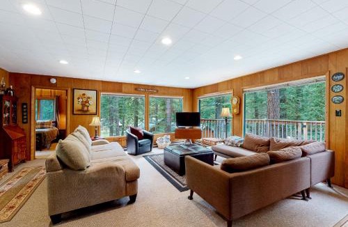 Joseph House | Cabin in the Pines