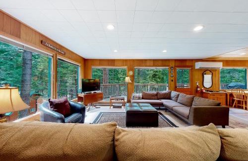 Joseph House | Cabin in the Pines