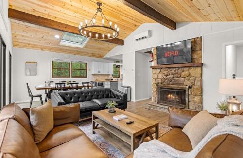 Lake Harmony Estates Ski Chalet | Cabin in the Skye - 5 BDs Lake Harmony