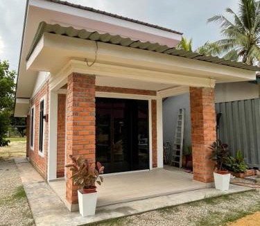 Bukit Gambir House | Cabin in the Woods by Abris