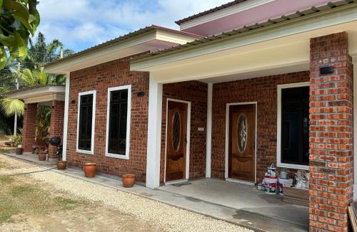 Bukit Gambir House | Cabin in the Woods by Abris