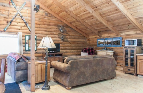 Deschutes River Woods House | Cabin in the woods