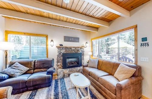 Tahoma House | Cabin in the Woods