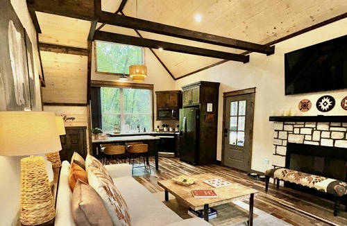Muse Cabin | Cabin in the woods with hot tub near hiking, ATV/SXS and horseback trails