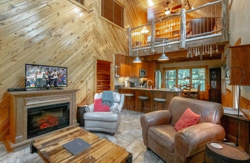 Vilas Cabin | Cabin in Wonderful Mountaintop Setting