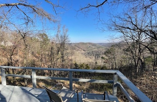 Eureka Springs Cottage | Cabin just Minutes from Eureka Springs - Full Glass Front with 20+ Mile Views