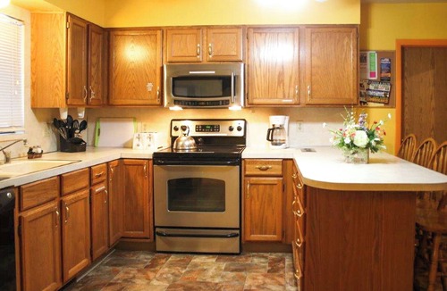 West Yellowstone Cabin | Cabin Less Than 1 Mi to Yellowstone Nat'l Park!