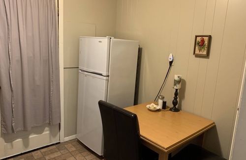 Big Indian Apartment | Cabin-like Studio Motel Suite