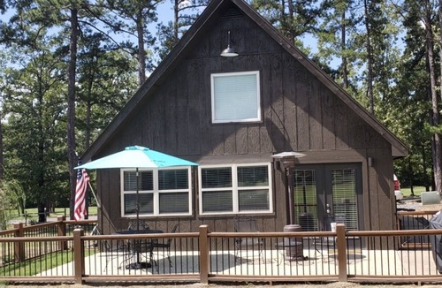 Drasco House | Cabin Located on Tannenbaum Golf Course in Drasco, AR.