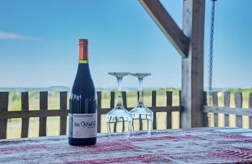 Monbazillac Cabin | Cabin 'Malfourat' with Shared Pool, Wi-Fi and Air Conditioning