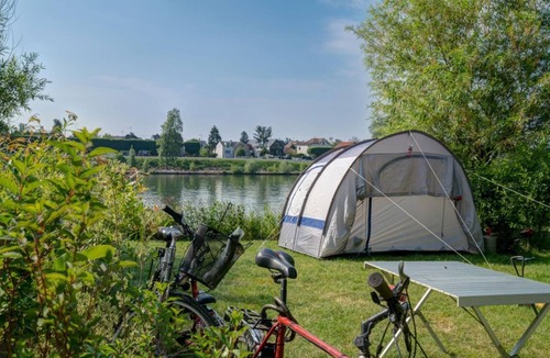 Maisons-Laffitte Cottage | Cabin Nautilus 5p - One Bedroom Cottage, Sleeps 5