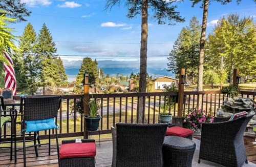 Lakeside Cabin | Cabin near Flathead Lake is walking distance to food, shopping and lake view.