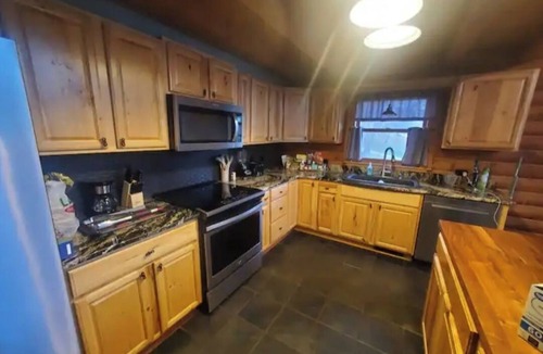 Anderson Cabin | Cabin near lake