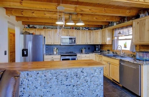 Anderson Cabin | Cabin near lake