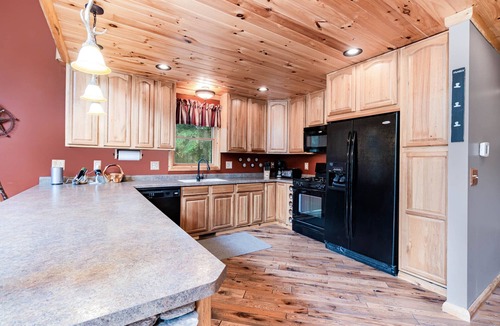 Harrison Cabin | Cabin near Leota Trails