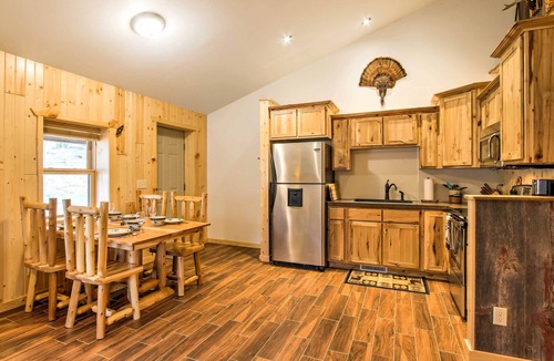 Ferryville Cabin | Cabin Near River - Treehouse Masters Stayed Here!