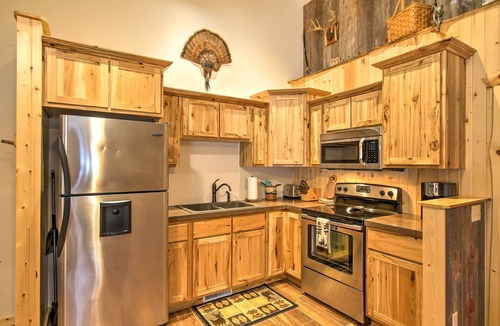 Ferryville Cabin | Cabin Near River - Treehouse Masters Stayed Here!