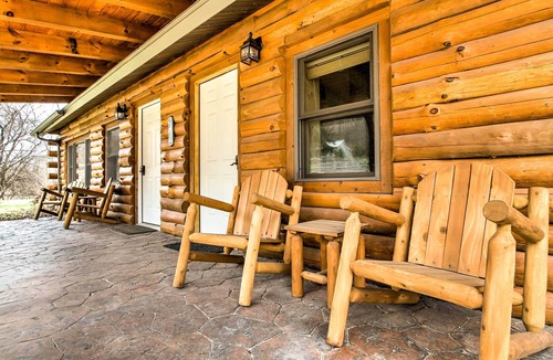 Ferryville Cabin | Cabin Near River - Treehouse Masters Stayed Here!