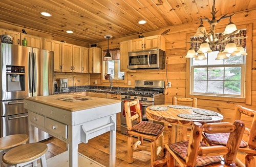 Blakely House | Cabin Near Scranton | Fire Pit & Nature