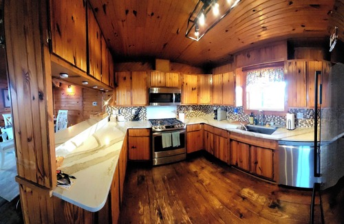 Lancaster Cabin | Cabin Near The Lake with Amazing Sunset Views!