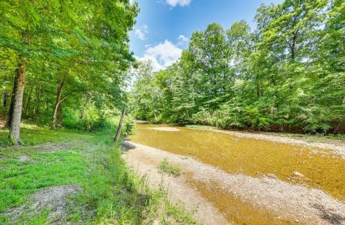 Golden House | Cabin on 23 Acres w/Creek Access in Broken Bow