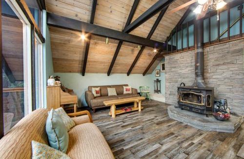 Pine Cove House | Cabin on a Hill