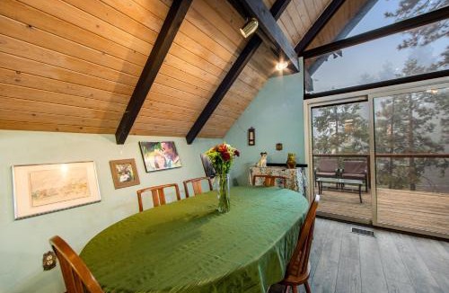 Pine Cove House | Cabin on a Hill