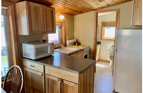 Okoboji Cabin | Cabin on East Lake w/Boat Hoist