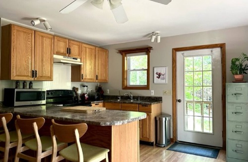 Blue Hill Cabin | Cabin on Hidden Pond