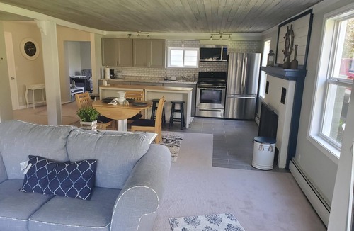 East Jordan Cabin | Cabin on Jordan River!