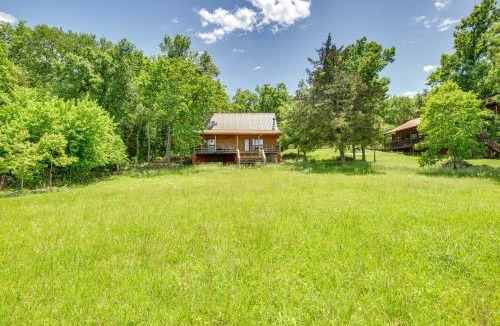 Fort Towson House | Cabin on Lake Raymond Gary w/Dock, Grill & Views!