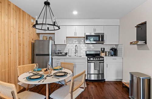 Hunter Apartment | Cabin on Mtn, Seasonal Pool Access w Panoramic Views! Hike, Golf, Swim, Relax!