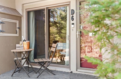 Hunter Apartment | Cabin on Mtn, Seasonal Pool Access w Panoramic Views! Hike, Golf, Swim, Relax!