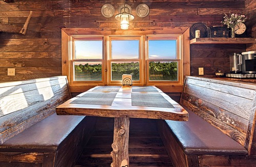 Junction City Cabin | Cabin on Private 4-Acre Pond, King Bed