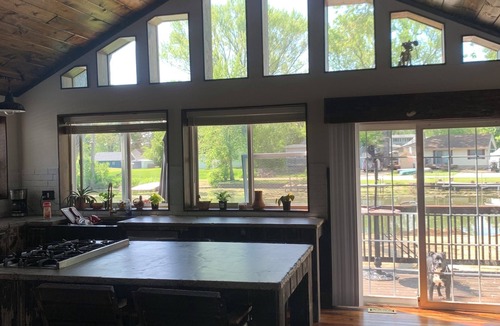Channel Lake Cabin | Cabin on the chain! FREE WATER SPORTS