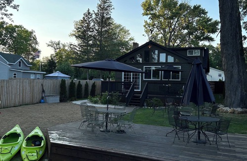 Channel Lake Cabin | Cabin on the chain! FREE WATER SPORTS