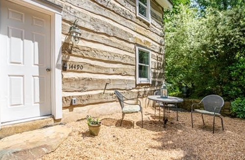 Waterford Cabin | Cabin on the Creekside