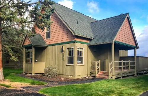 Redmond Ski Chalet | Cabin on the Green