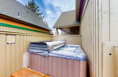 Redmond Ski Chalet | Cabin on the Green