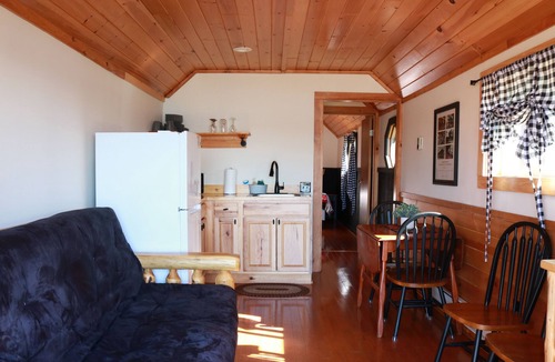 Inlet Cabin | Cabin on the Lake at The Bears Cottages