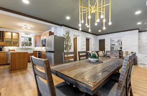Morganton Cabin | Cabin on the Lake! Private Dock-Hot Tub-Pets