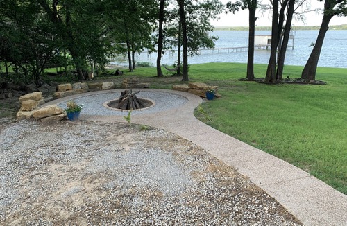 Azle House | Cabin on the Lake