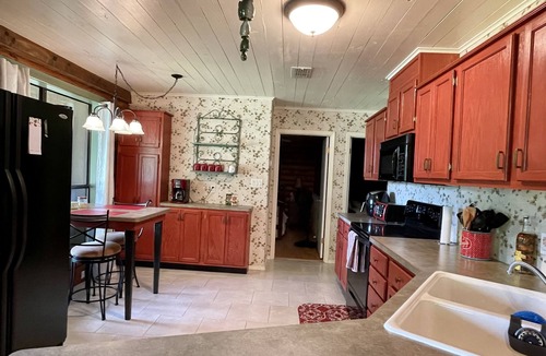 Hemphill House | Cabin On The Lake
