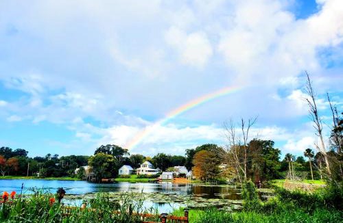 Lake Helen Bed & Breakfast | Cabin On The Lake
