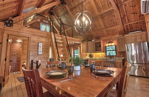 Swengel Cabin | Cabin On The River | Dream Fire Pit, Bikes + Kayaks!