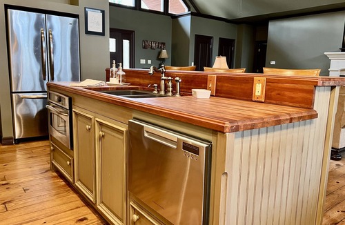 Murfreesboro Cabin | Cabin On The River! Peaceful getaway!