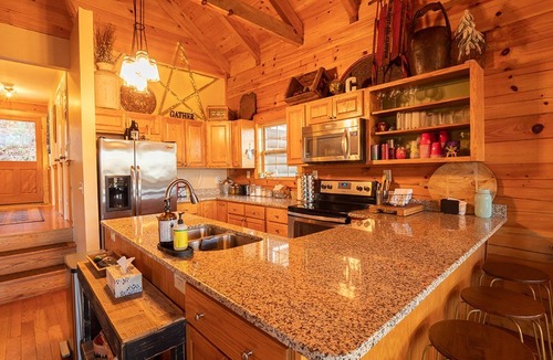 Hendersonville House | Cabin on the Rocks- Log Home