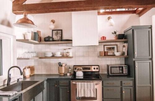Sulphur Cabin | Cabin on the Rocks