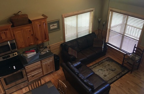 Calico Rock Cabin | Cabin on the White River. Famous for clean, cold water and record size trout!